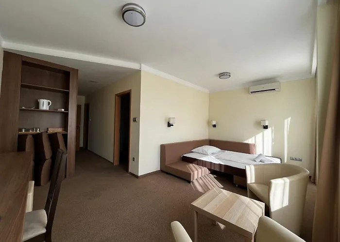 Nereus Park Hotel 2*